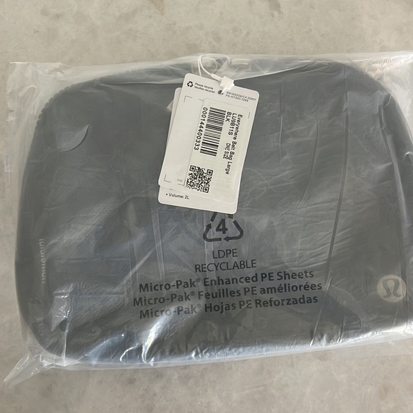 NEW ❤️ Lululemon Large Everywhere Belt Bag - Black (2L) - Picture 12 of 13